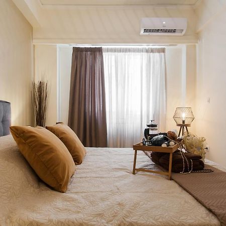 Lovely Renovated Apartment Walk To Acropolis Atenas Exterior foto